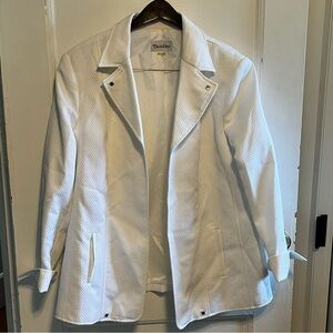 Tanjay women’s blazer size 18w white  with silver details